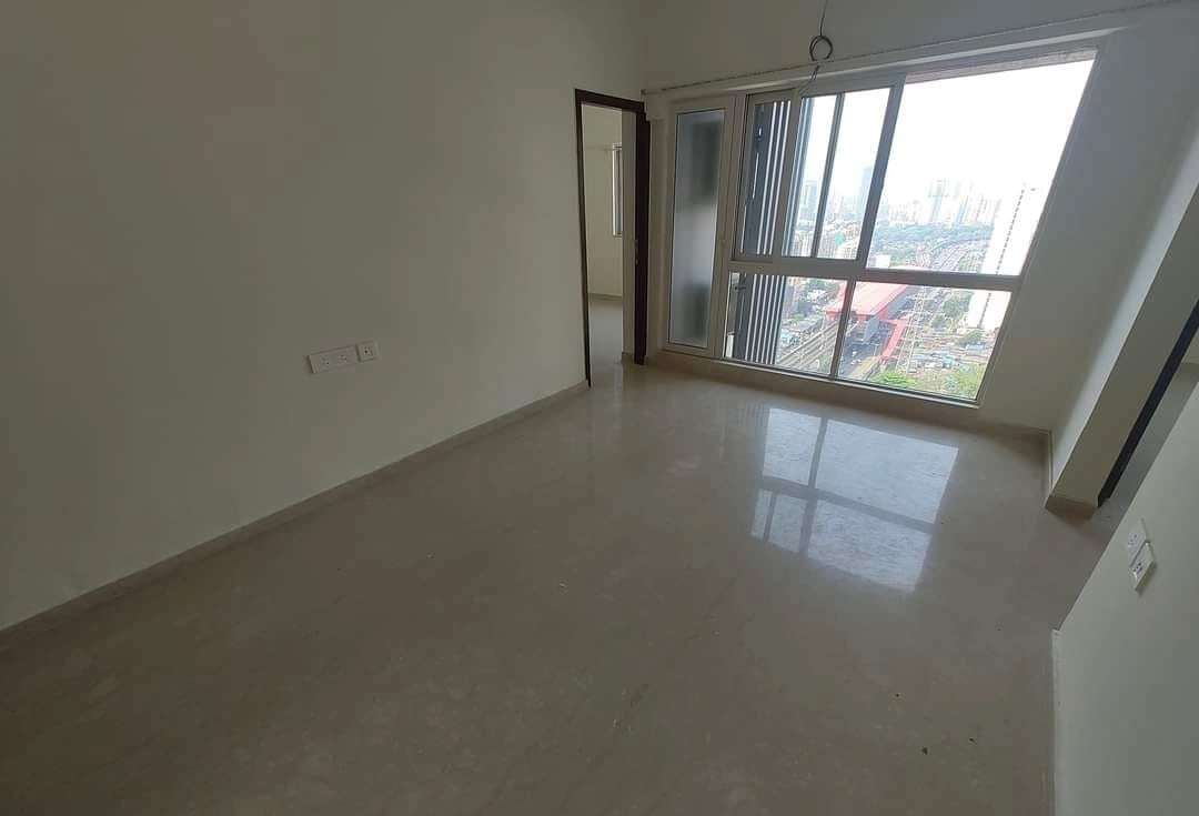 2 BHK Flat for Rent in omkar signet, Malad East